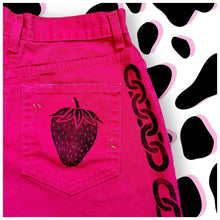 Load image into Gallery viewer, Hot Pink Printed Shorts
